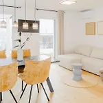 Animea & Appartements-ossiacher *