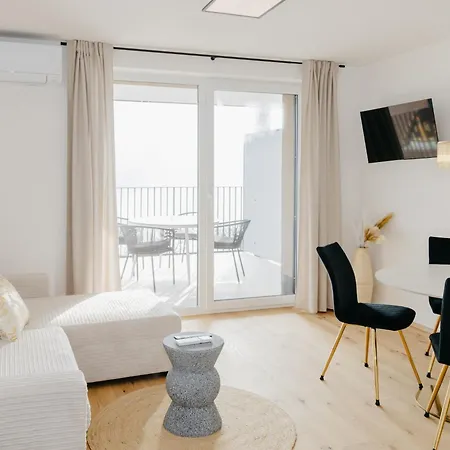 Animea & Appartements-ossiacher