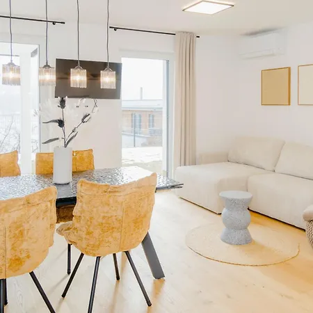 Animea & Appartements-ossiacher *